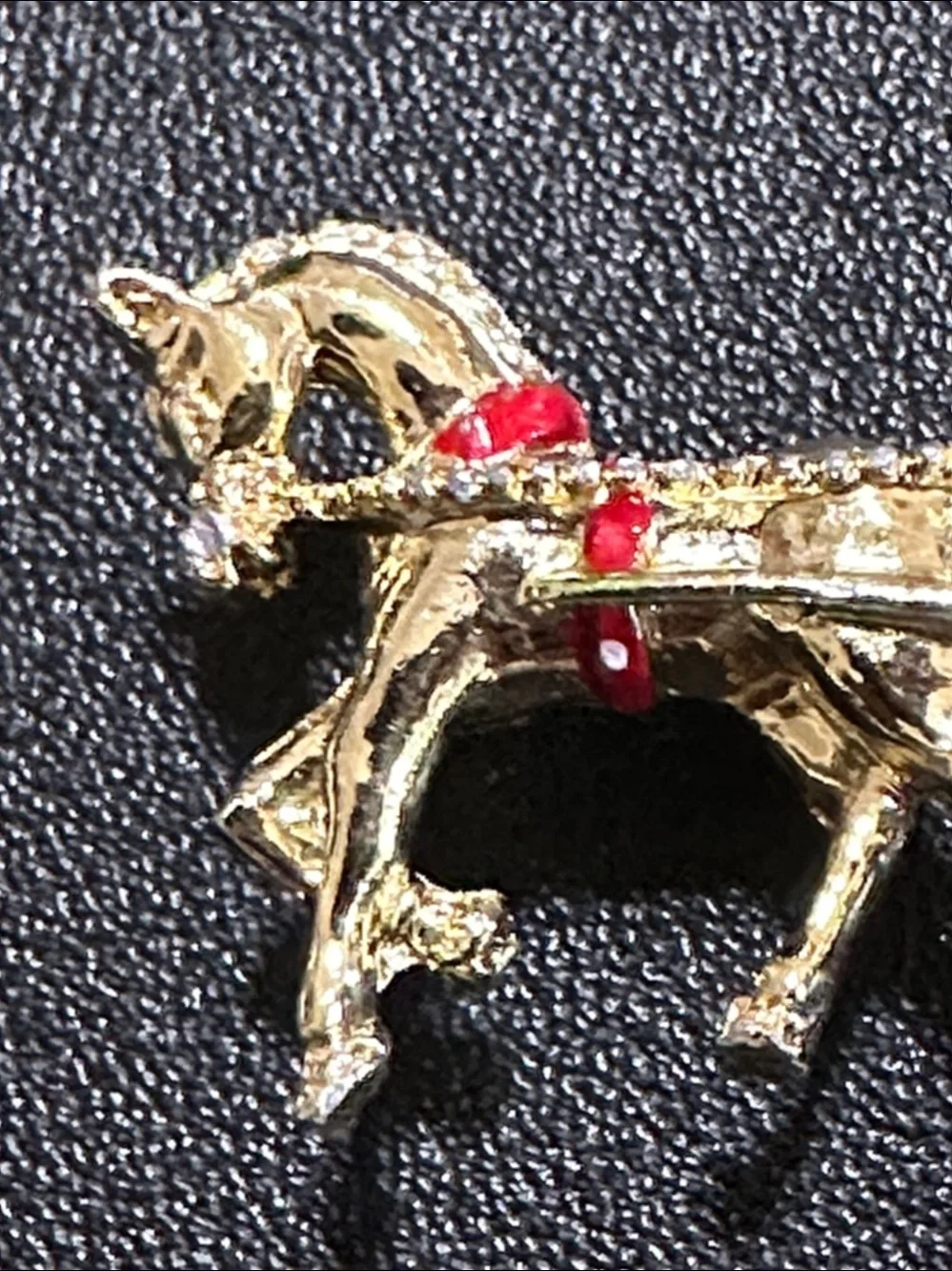 GERRY'S Christmas Horse & Sleigh Brooch Gold Tone Vintage Holiday Pin
